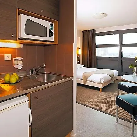 Sejours & Affaires Lille Europe 2* Lille