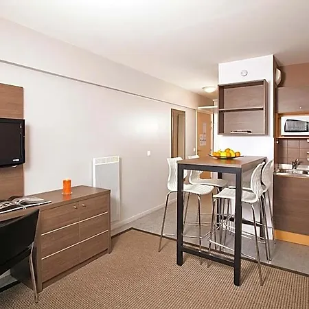 Aparthotel Sejours & Affaires Lille Europe 2*
