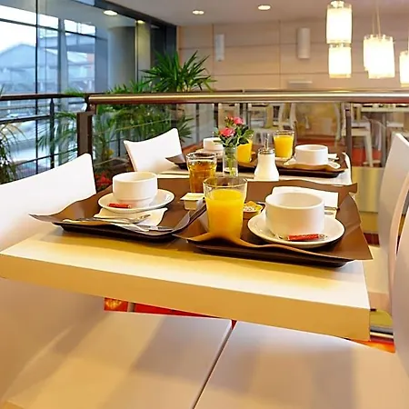 Aparthotel Sejours & Affaires Lille Europe 2*