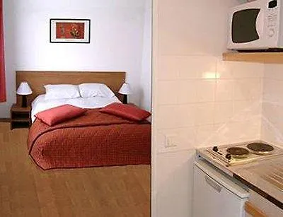 Aparthotel Sejours & Affaires Lille Europe 2*