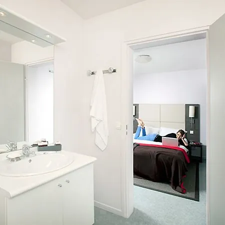 Sejours & Affaires Lille Europe 2*