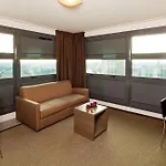 Sejours & Affaires Europe מלון דירות 2*