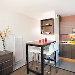 Sejours & Affaires Europe מלון דירות 2*