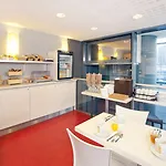 Sejours & Affaires Europe 2* ליל