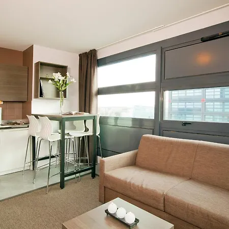 Sejours & Affaires Lille Europe 2*